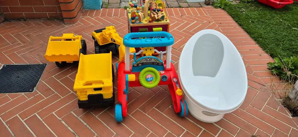 Toddler Toys and Bath - Image 1