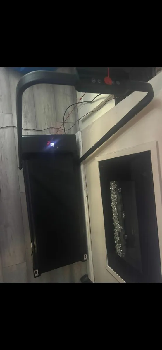 Home treadmill - Image 1