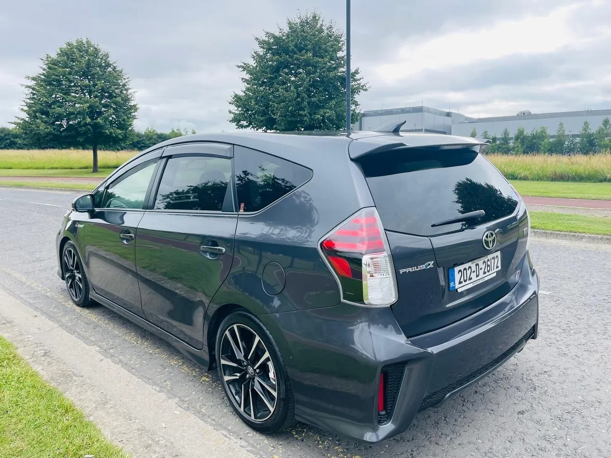 Toyota Prius plus GR 7easts - Image 3