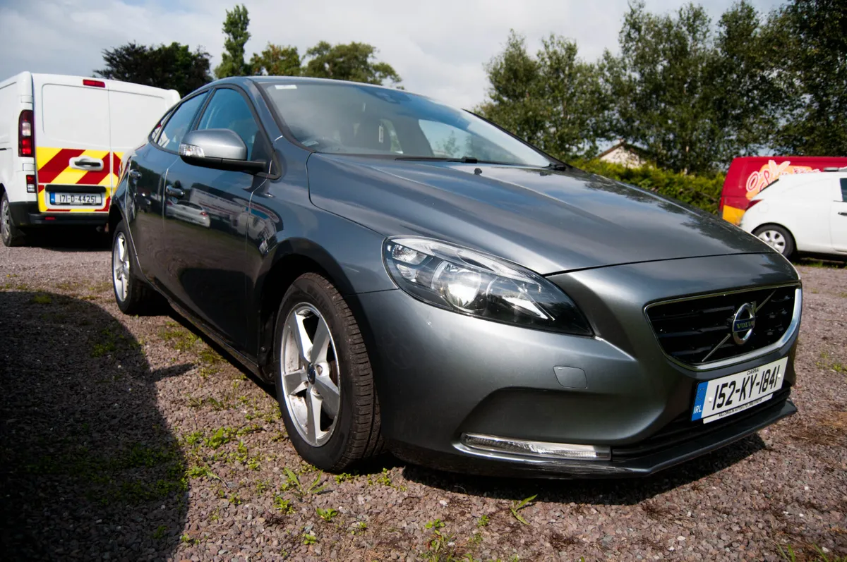 Volvo V40 2015    2.0 L Petrol  nct booked - Image 1