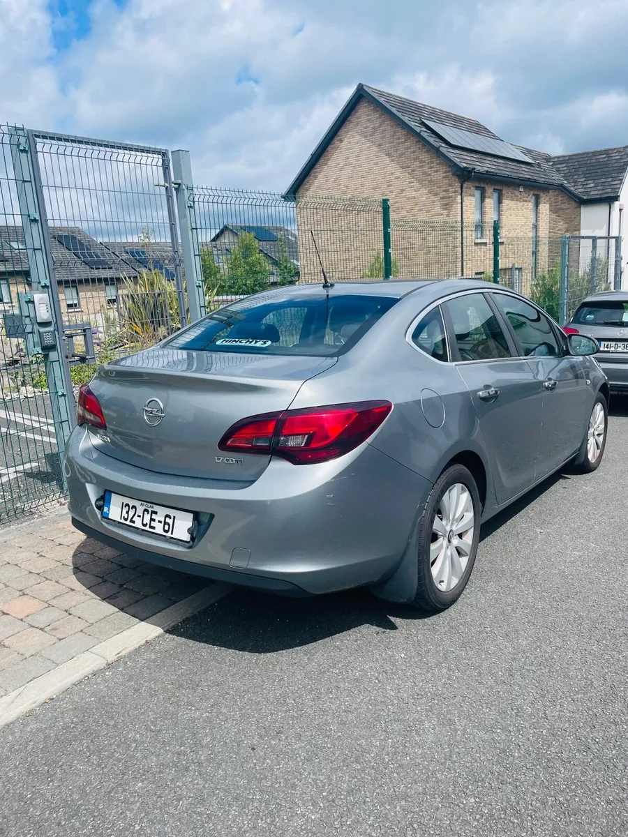 Opel Astra 2013 - Image 4