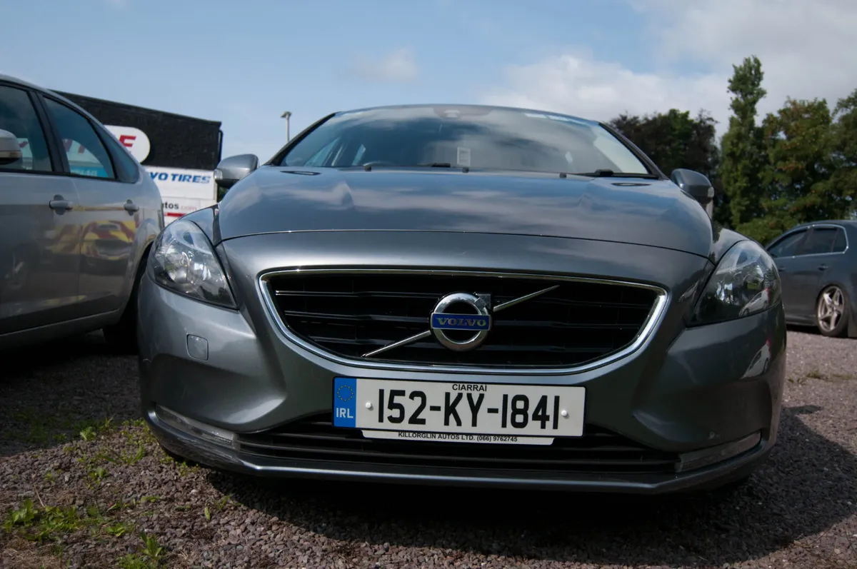 Volvo V40 2015    2.0 L Petrol  nct booked - Image 3