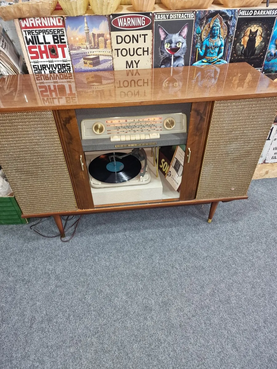 Vintage stereo  1975 MADE IRELAND - Image 1