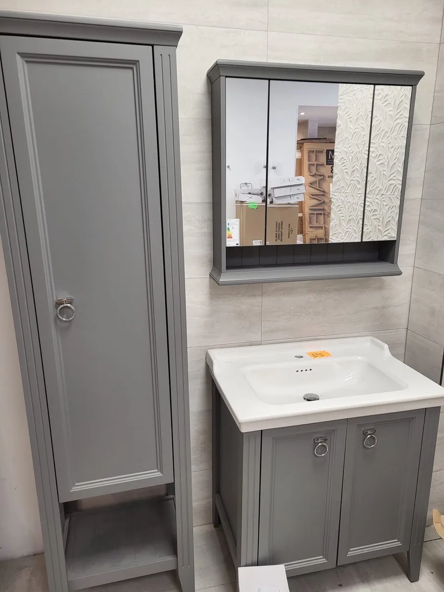 Bathroom showroom closing sale (last few items) - Image 3