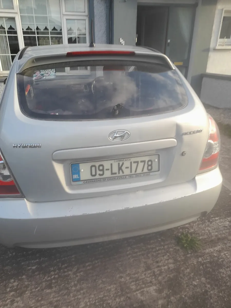 Hyundai Accent 2009 - Image 4