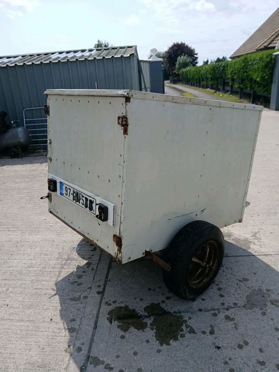 Trailer - Image 2