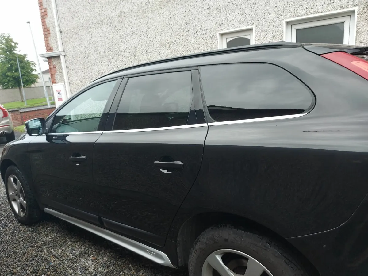 Volvo XC60 2012 Drive R-design D3 - Image 4