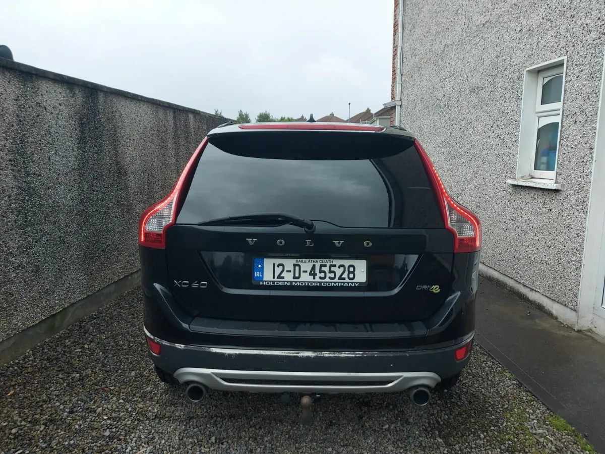 Volvo XC60 2012 Drive R-design D3 - Image 2