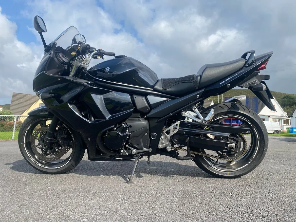 Suzuki GSX1250 FA - Image 2