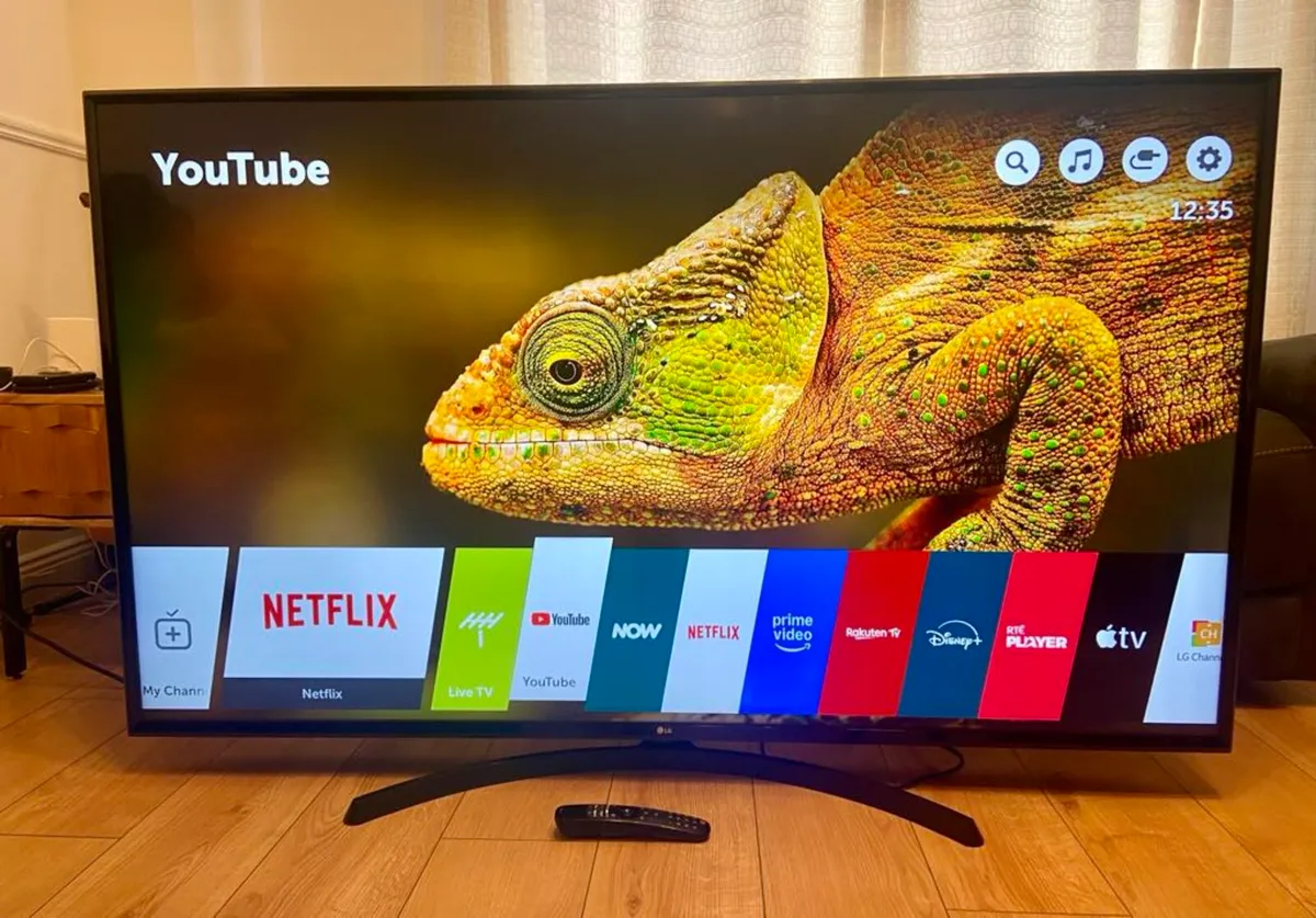 LG 65 inch 4K Smart YV - Image 1
