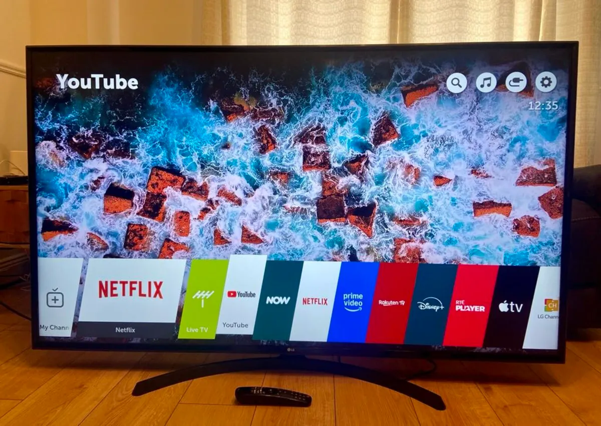 LG 65 inch 4K Smart YV - Image 3