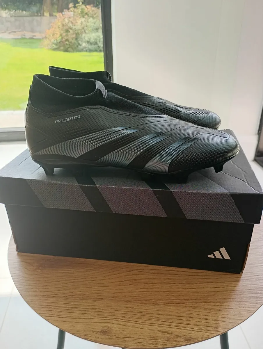 Football boots, Brand new Adidas predators size 6 - Image 1