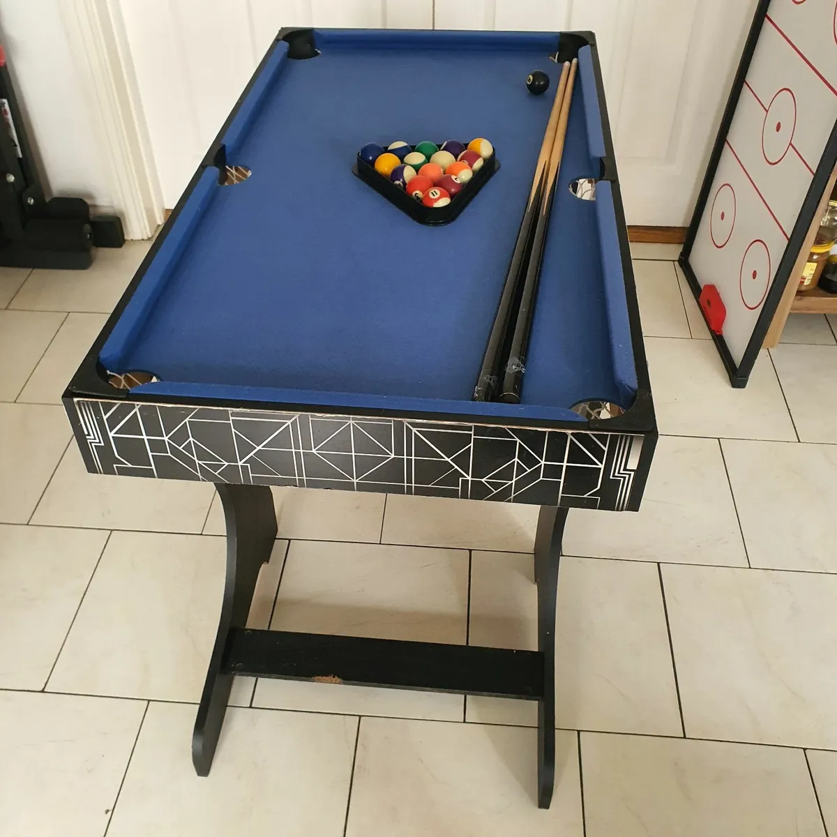 Billiard table - Image 1