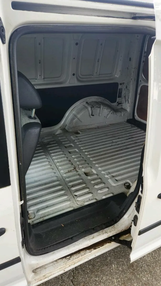 Volkswagen Caddy - Image 4