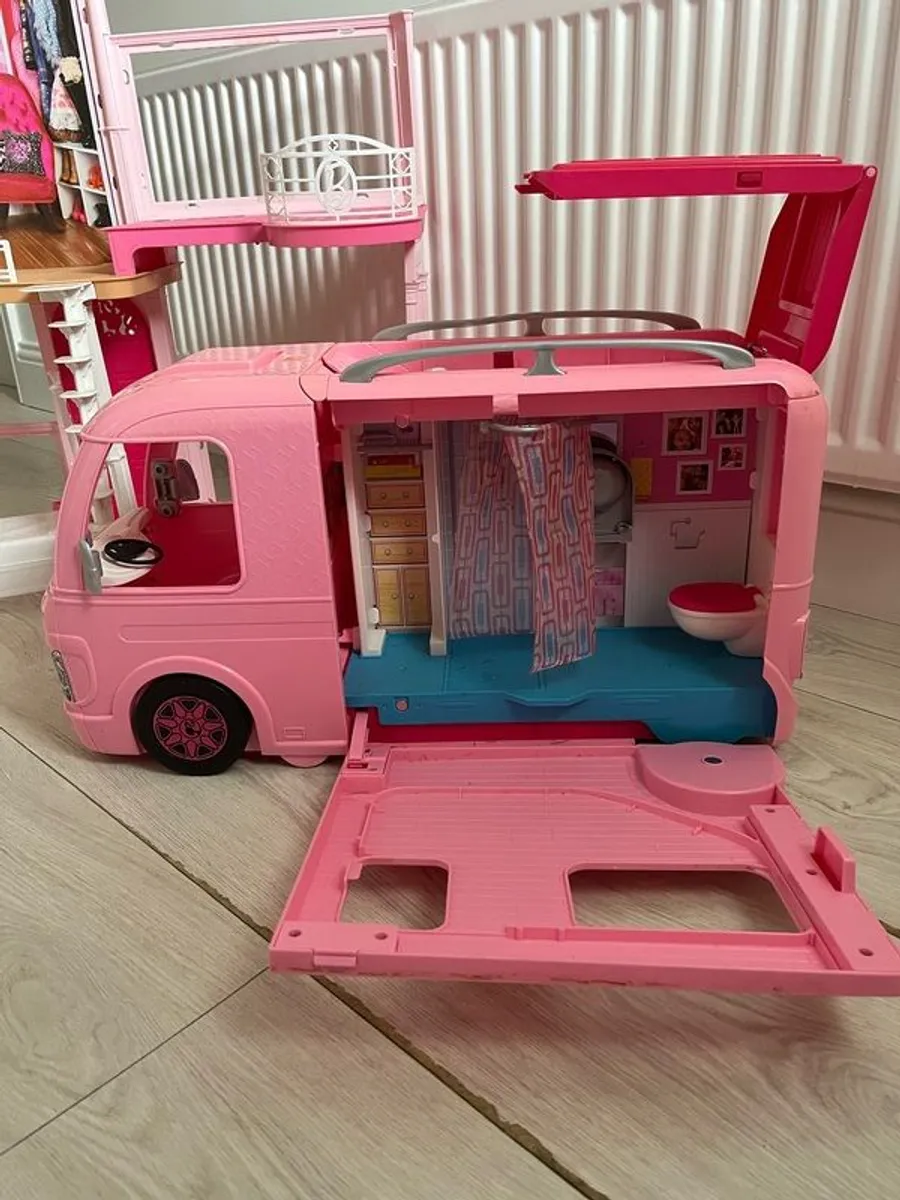 Barbie furniture and doll collection - Image 1