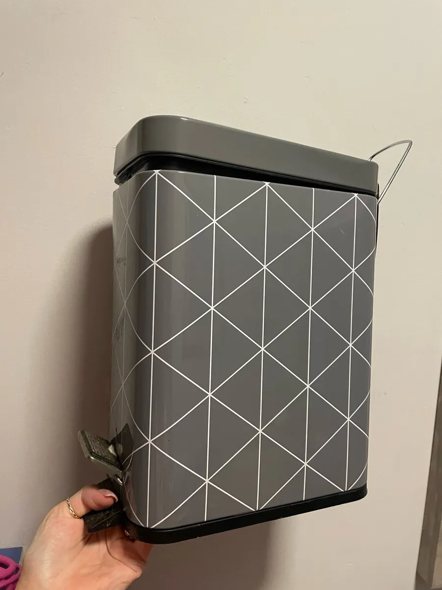 Bathroom bundle going together - Image 1