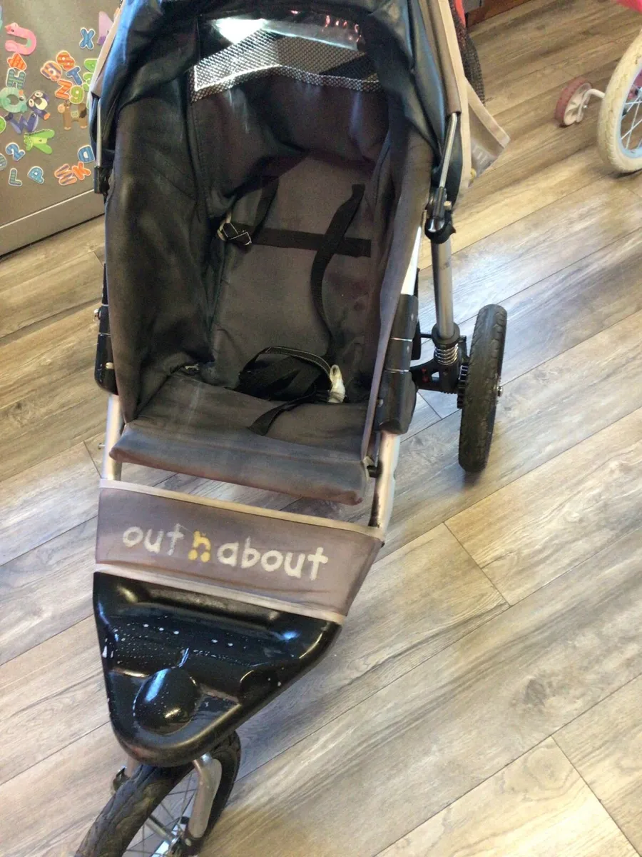 Baby/toddler items out and about buggy, feeding et - Image 3