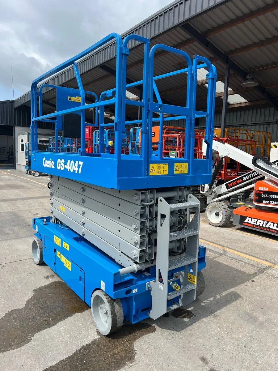 Genie GS-4047 Scissor Lift Fully Refurbished - Image 2
