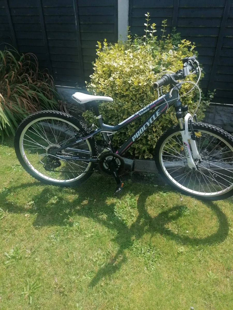 Child's bike - Image 4