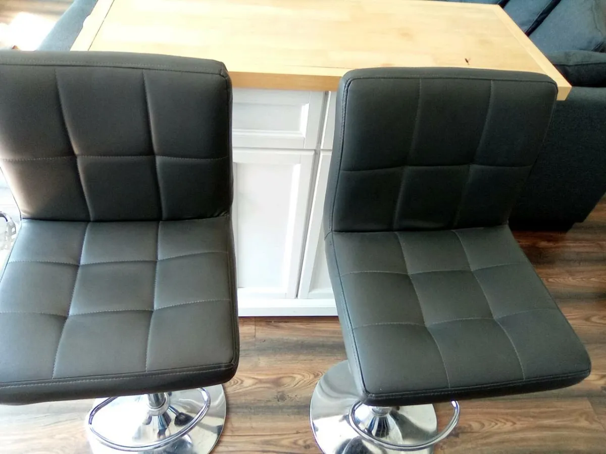 Kitchen adjustable stools - Image 1
