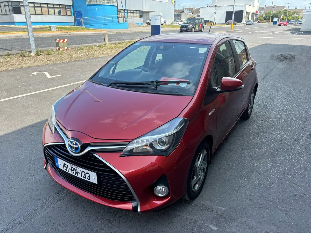 151 TOYOTA YARIS HYBRID - Image 3