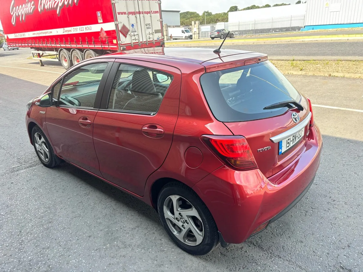 151 TOYOTA YARIS HYBRID - Image 4