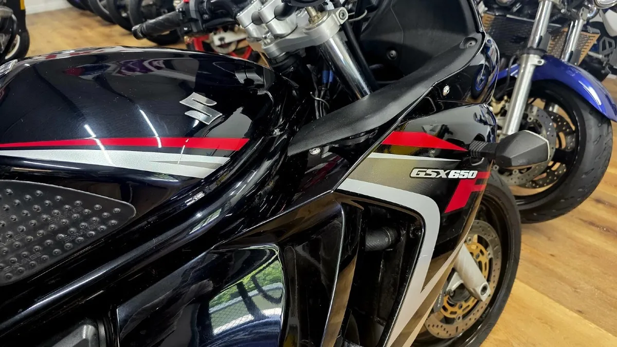 Suzuki  gsx 650 f - Image 4