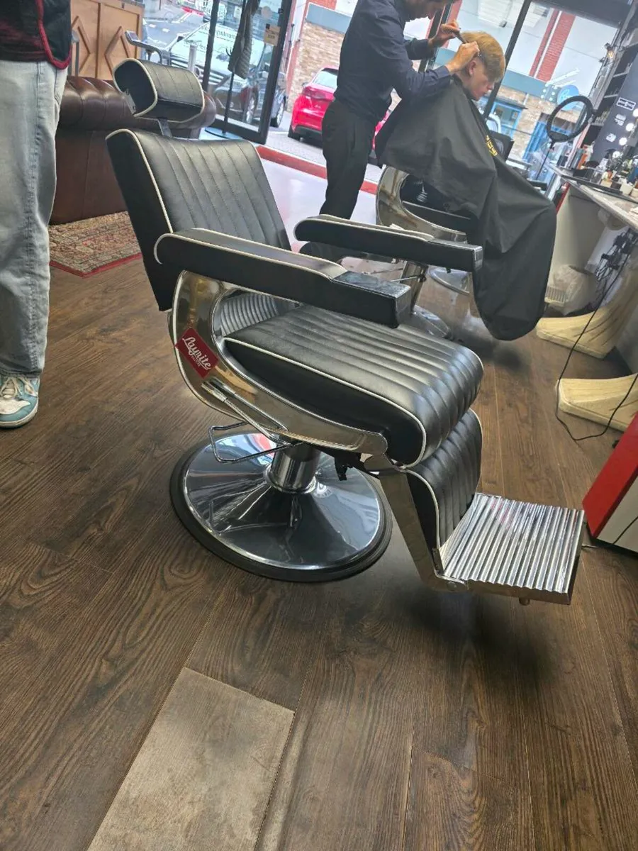 3 matching Barber chairs for sale - Image 3