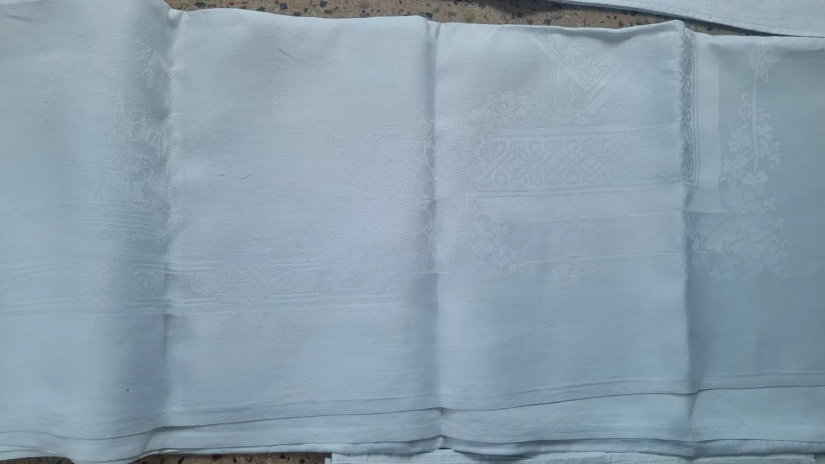 Vintage Irish Linen Table cloths - Image 3
