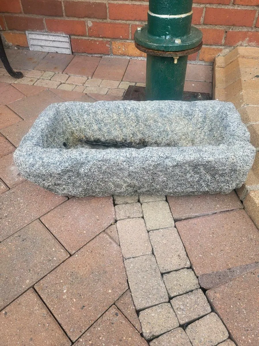 Orignal old stone trok - Image 2