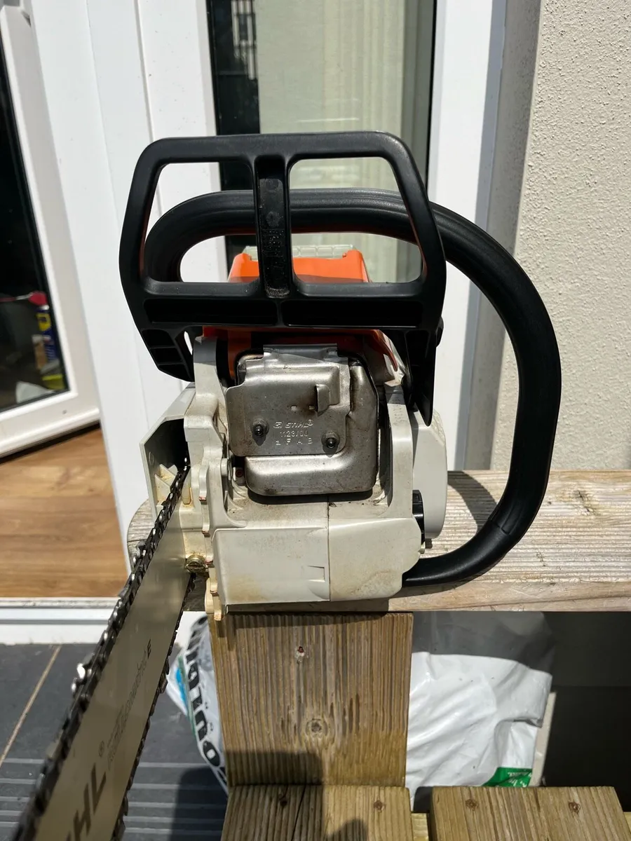 Chain saw - Image 2