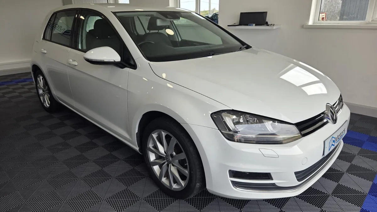 Choice of 2 Volkswagen Golf Highlines in stock - Image 4