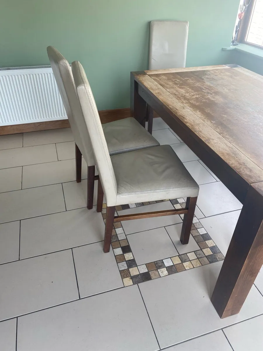 Kitchen table and chairs - Image 2
