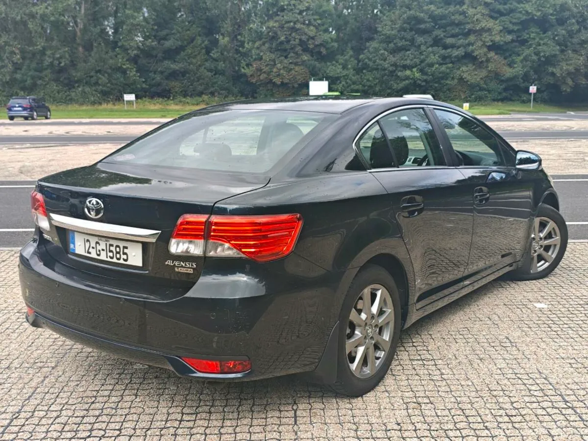 12 Toyota Avensis - Image 3