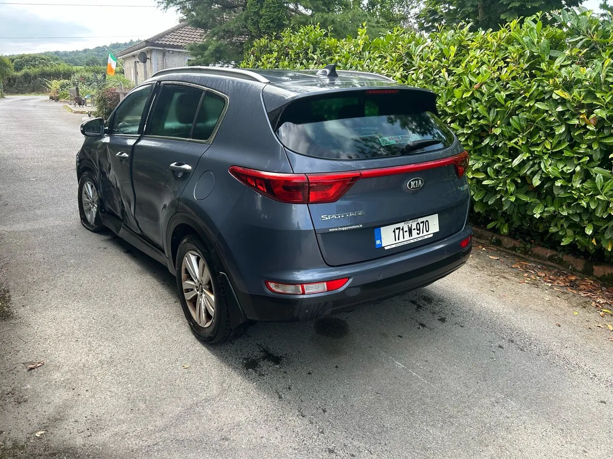 2017 KIA Sportage (All parts with it to repair) - Image 4