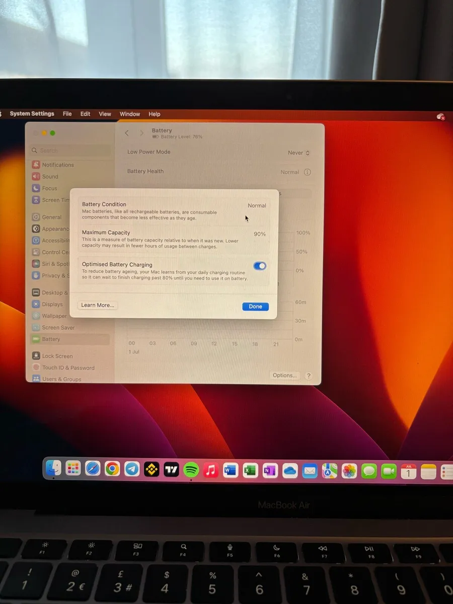 Apple MacBook Air - Image 3