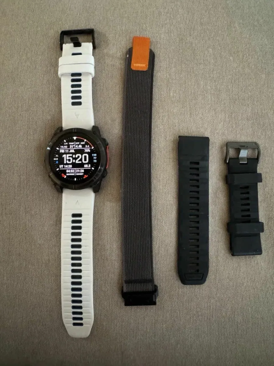 Nearly new!!! Garmen Fenix 8 51mm AMOLED GPS Watch - Image 3