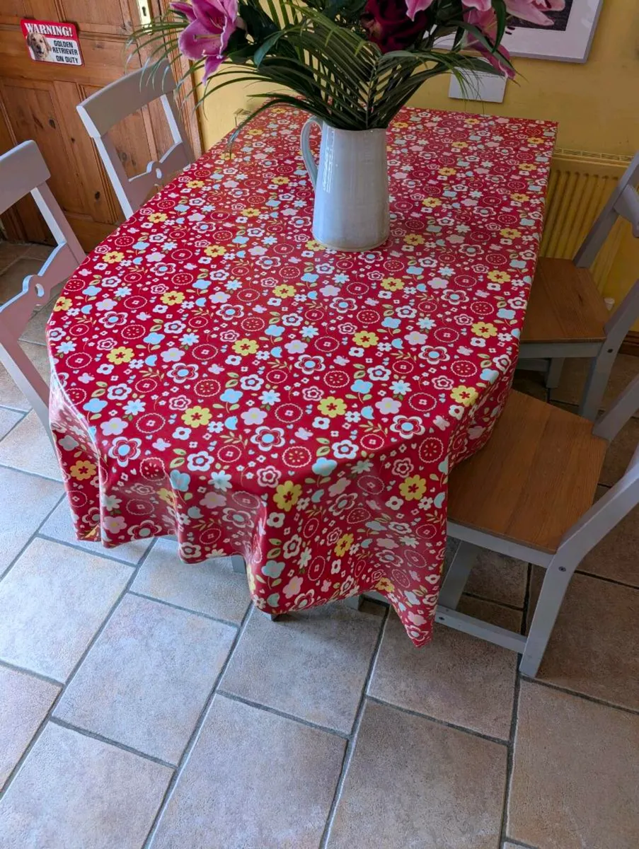 Extendable kitchen/dining table - Image 2