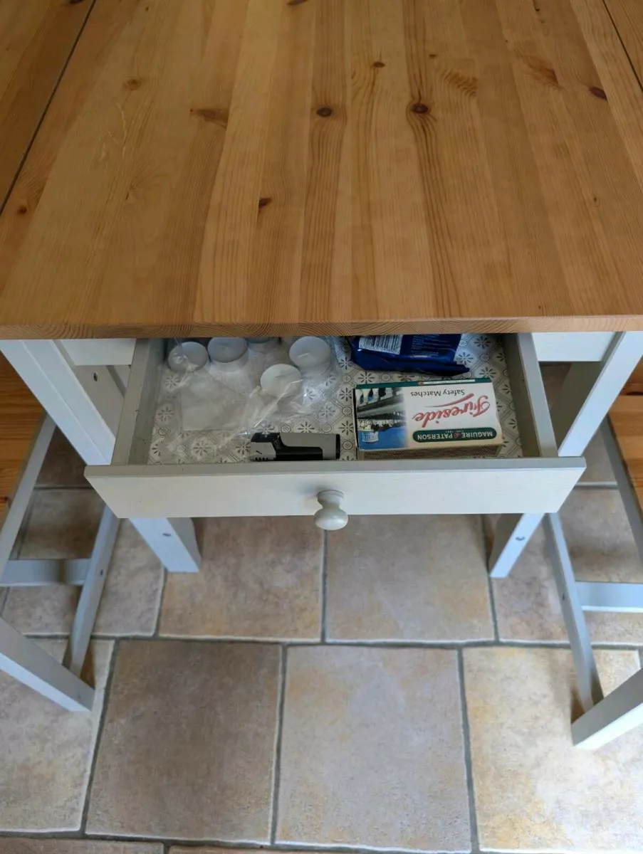 Extendable kitchen/dining table - Image 3