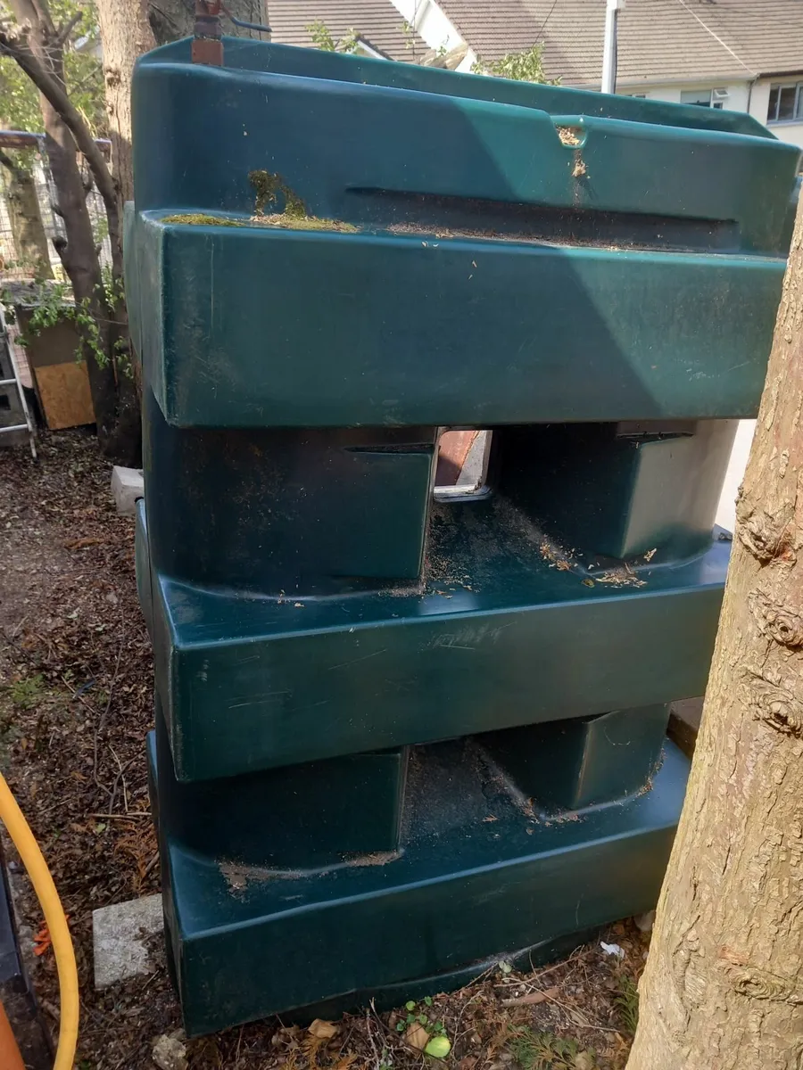 Oil tank