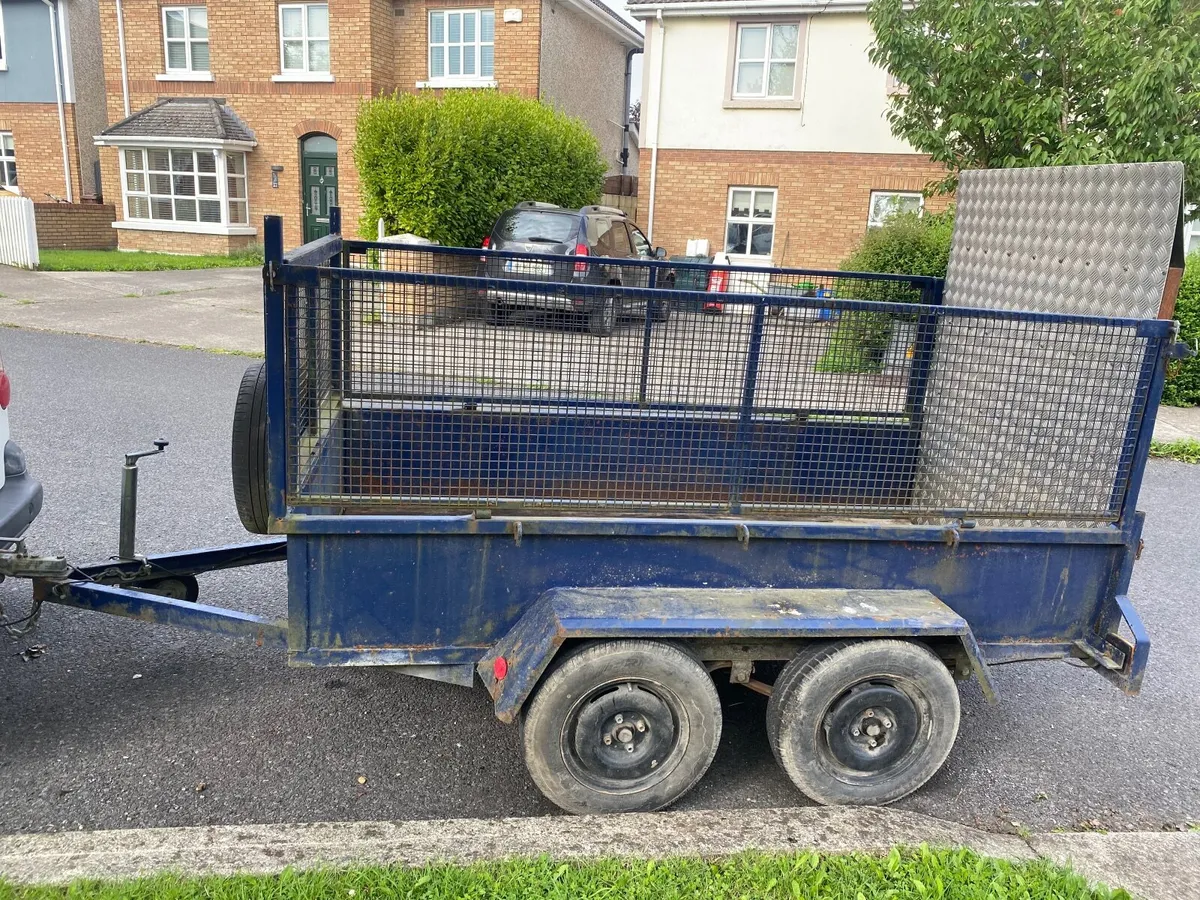 Trailer - Image 1
