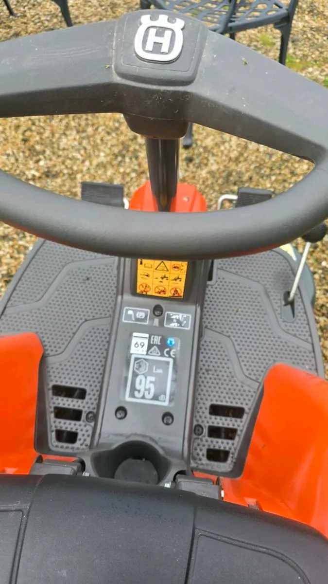Husqvarna battery rider - Image 4