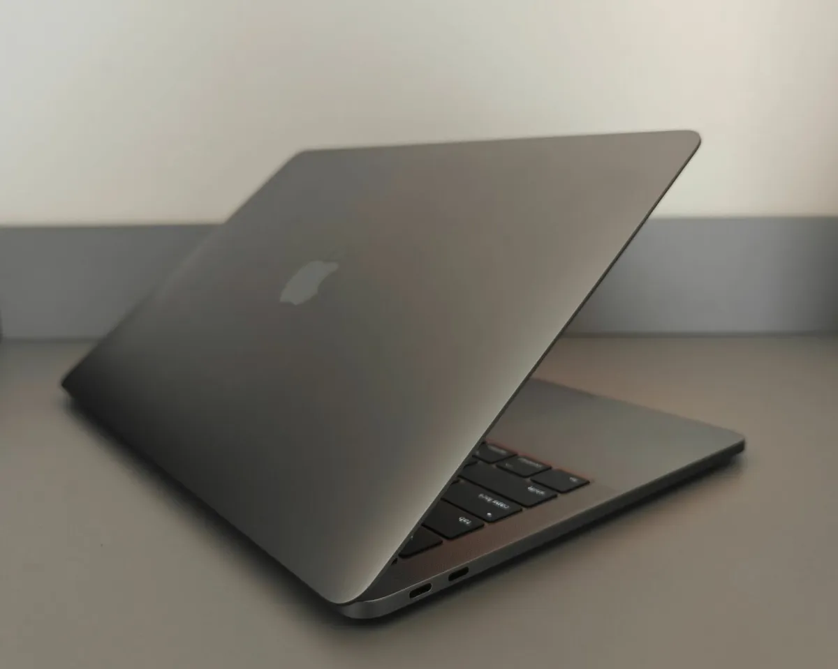 13" Macbook Pro 2017, i5, 16GB, 256GB - Image 3