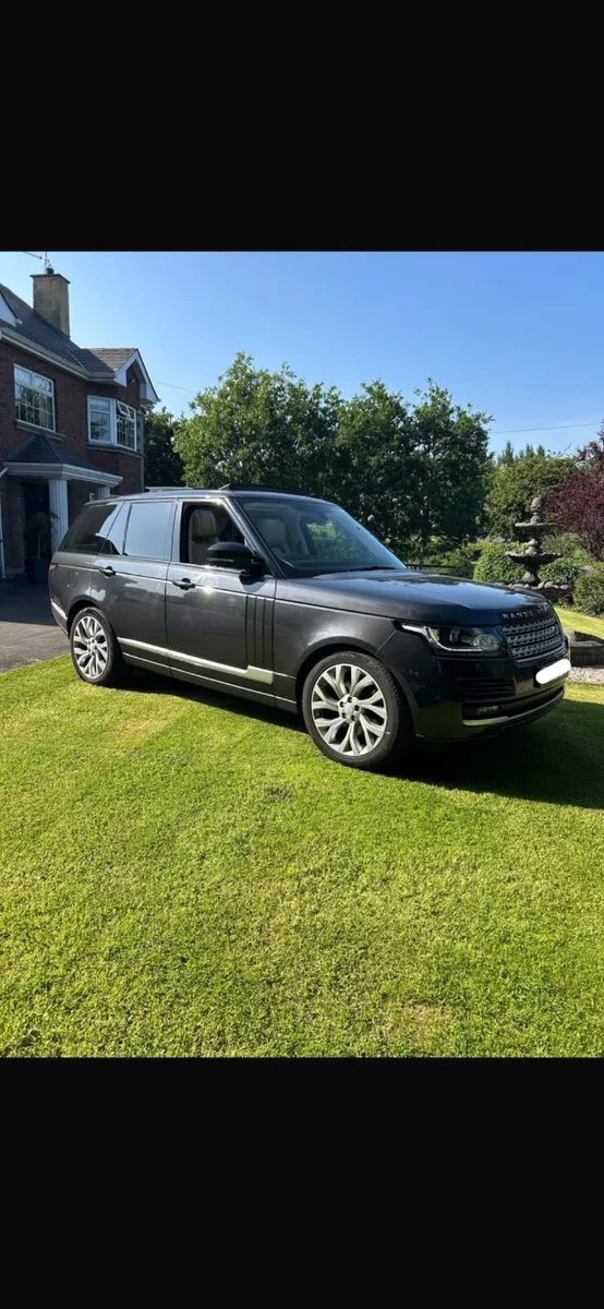 LAND ROVER RANGEROVER VOUGE172 D low miles - Image 1