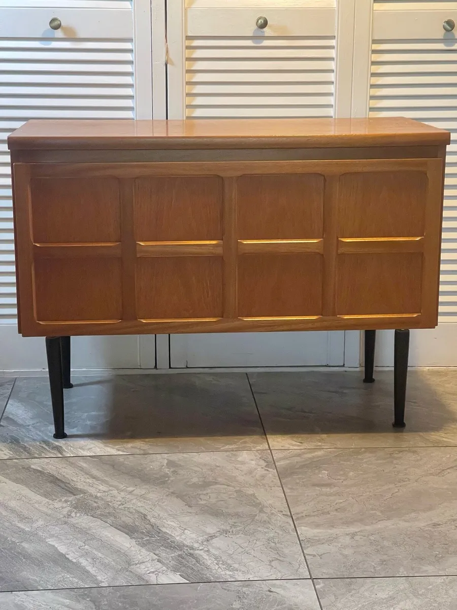 Mid century sideboard - Image 1