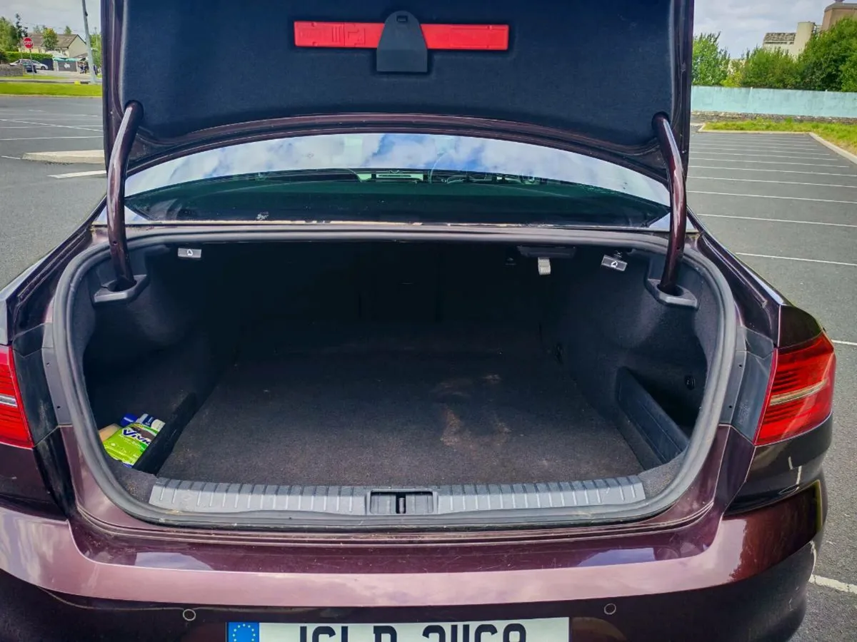 2016 (161) Volkswagen Passat

1.6 TDI HIGHLINE 120 - Image 3