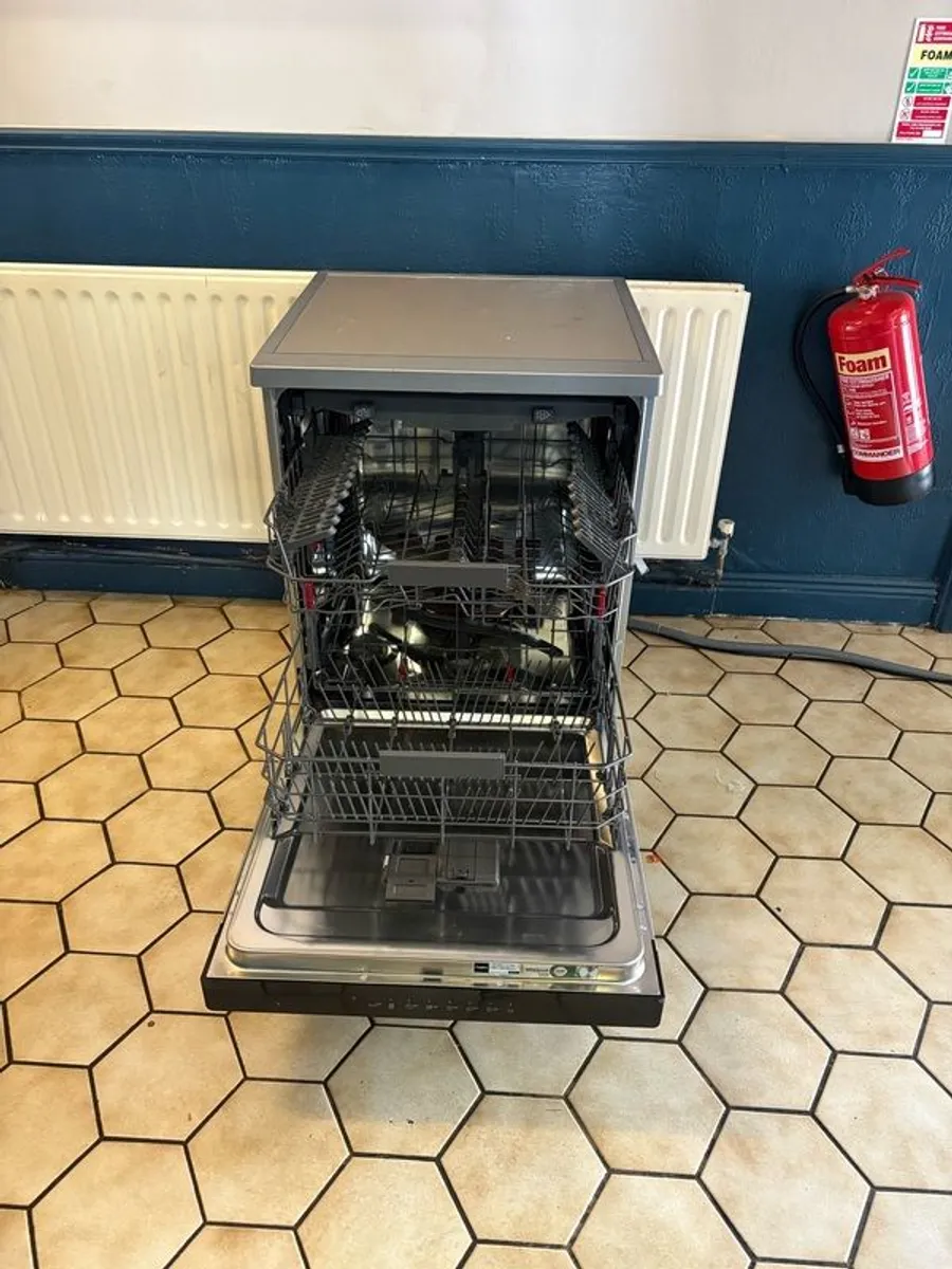 Whirlpool Powerclean dishwasher - Image 4