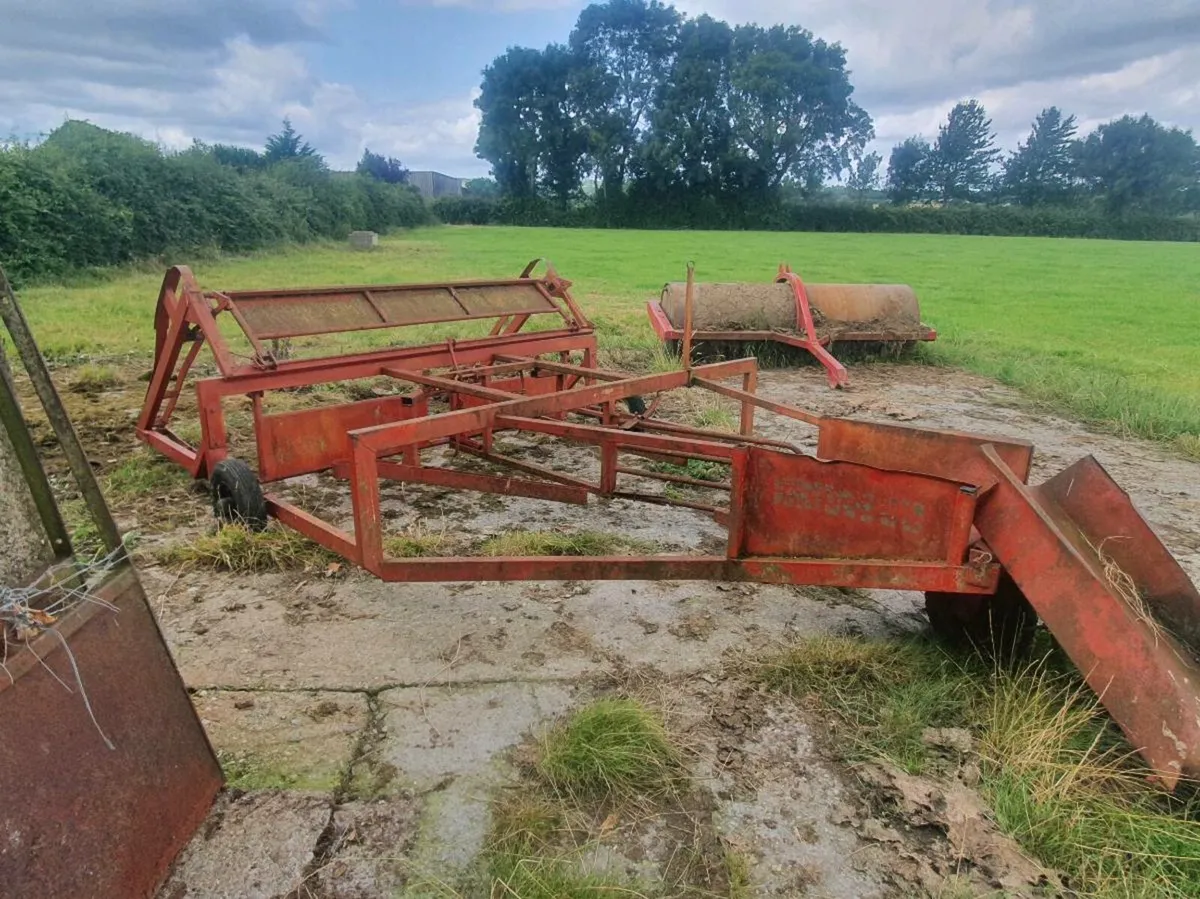 COOKS FLAT EIGHT BALE SLEDGE - Image 1