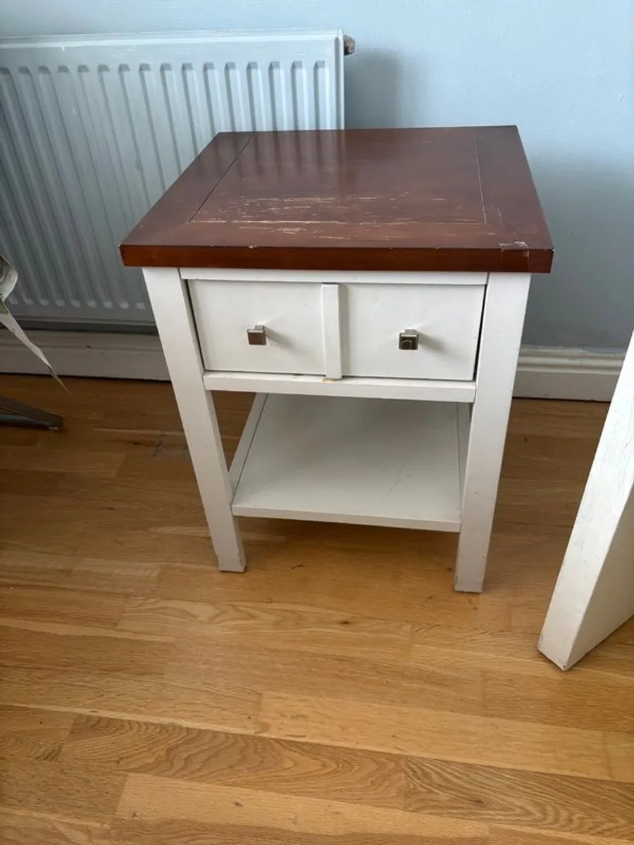 Bedside lockers x 2 - Image 2