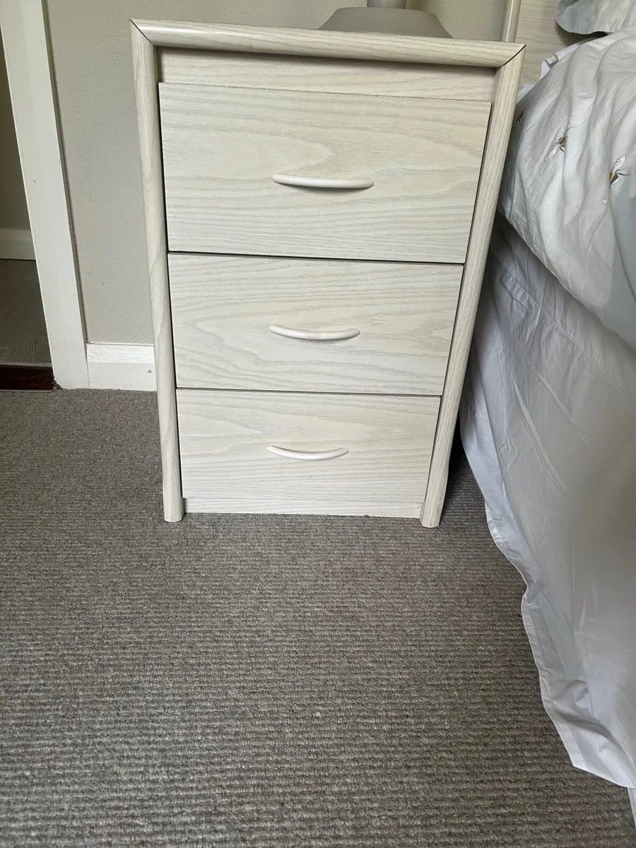 Single beds. - Image 2